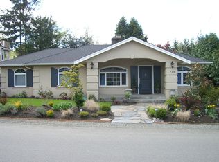 715 18th Ave W, Kirkland, WA 98033