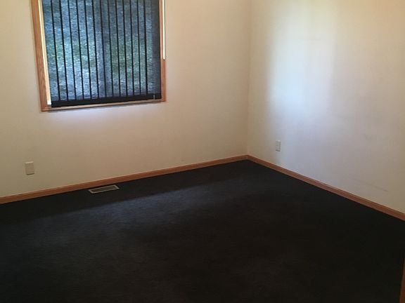 3rd image of 2685 W Peach St