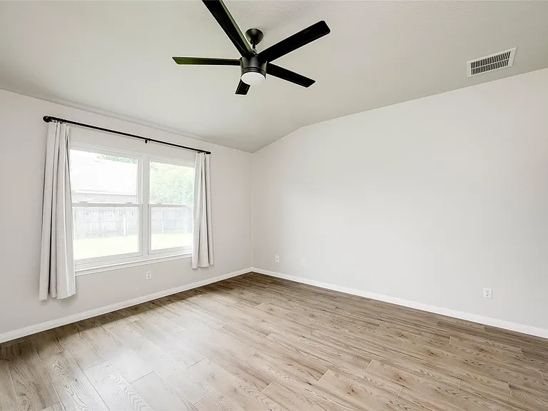 2401 Marshall Trl — Photo 25
