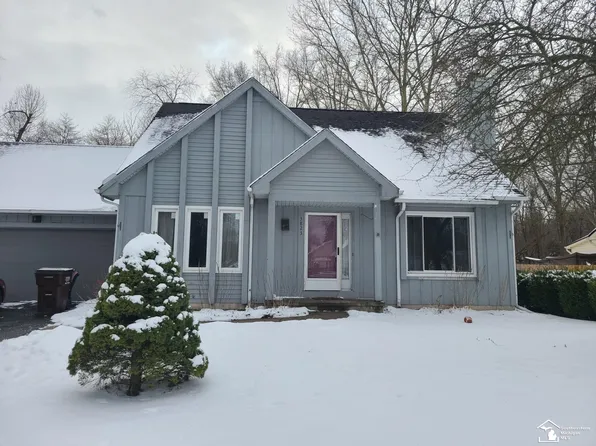 3823 Oldbury St, Lambertville, MI 48144