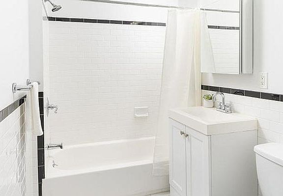 5th image of 105 E 2nd St #2A