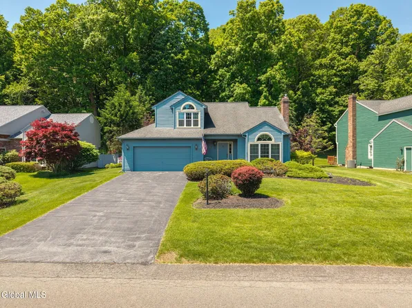 26 Upper Wedgewood Lane, Voorheesville, NY 12186