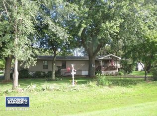 9030 N Dresden Dr, Morris, IL 60450