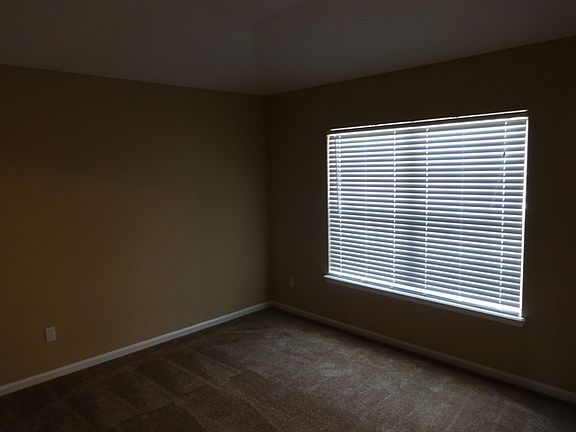3rd image of 9468 Telford Ln