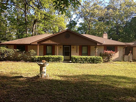 another view of front of beautiful home
