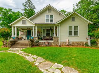 215 Gordon St, Chickamauga, GA 30707