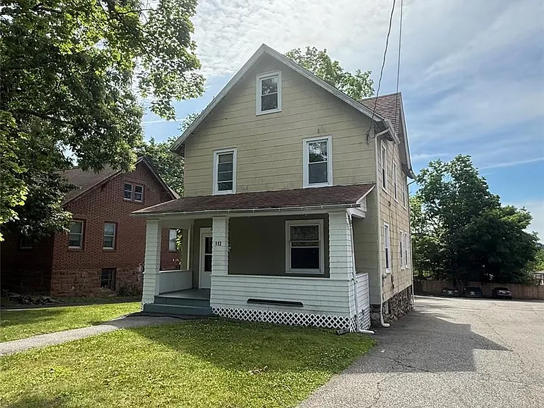 112 Murray Ave — Photo 2