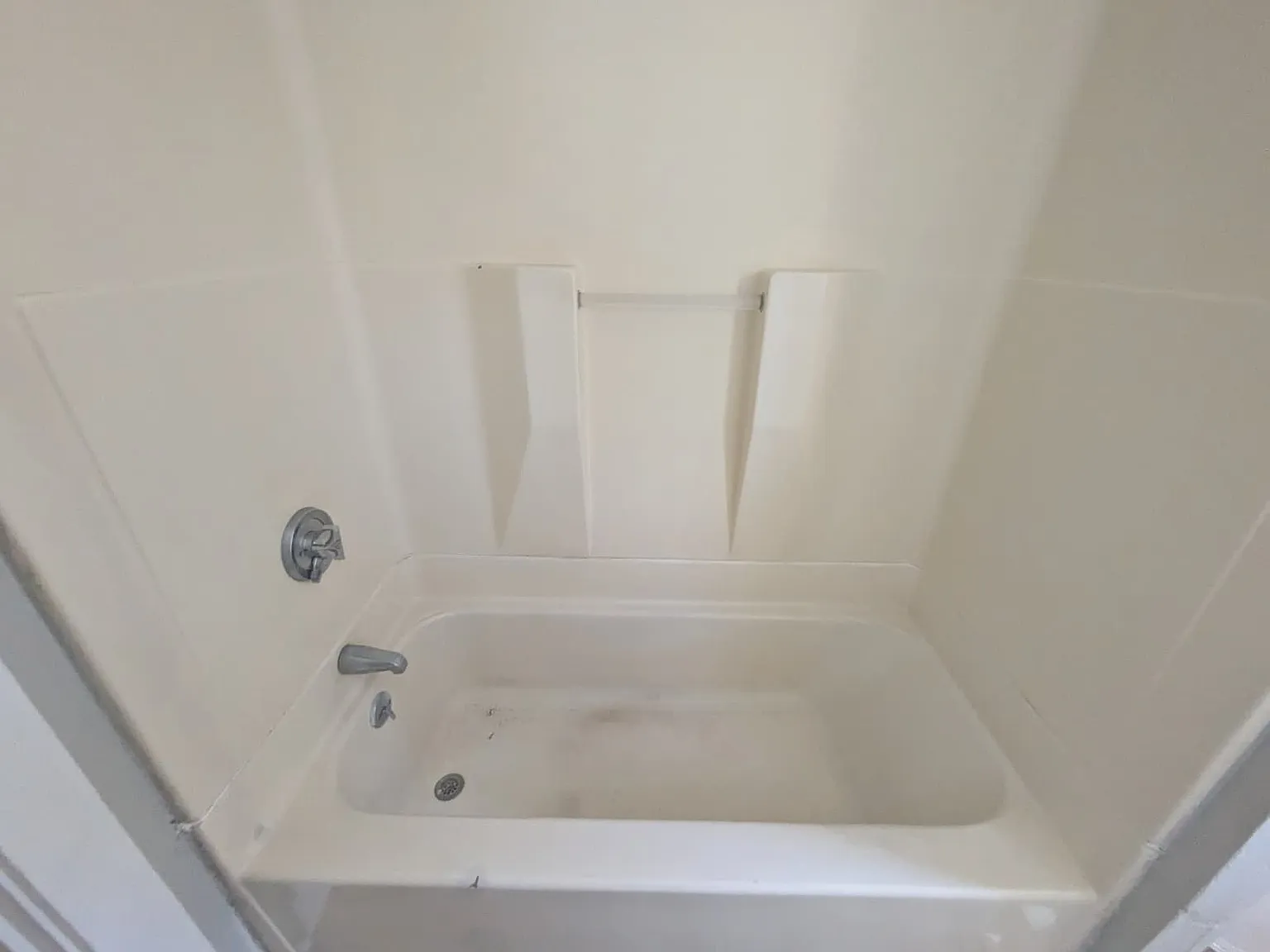 3 bed, $1,575 — Photo 3