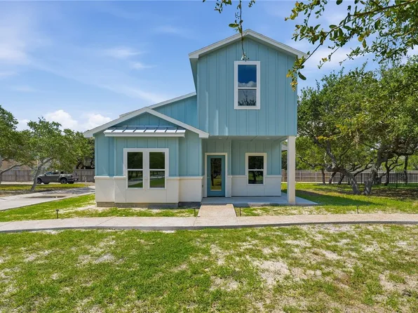 150 Lavaca Cir, Rockport, TX 78382
