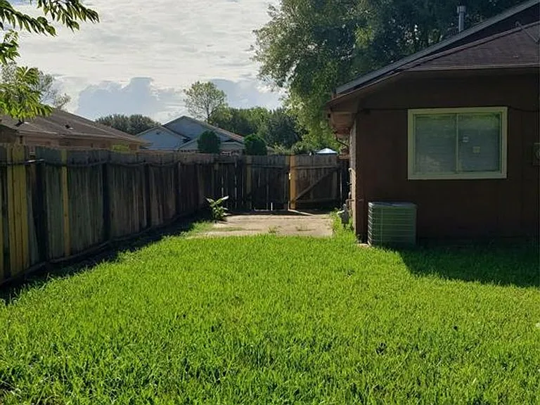 17010 Pastoria Dr — Photo 21