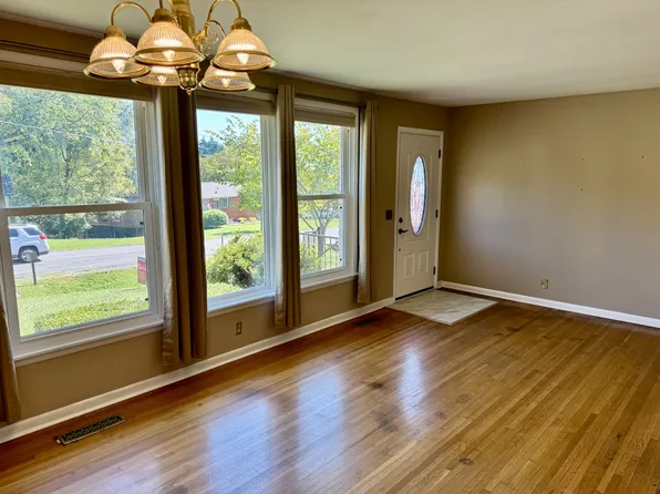 222 Bonnafield Dr, Hermitage, TN 37076