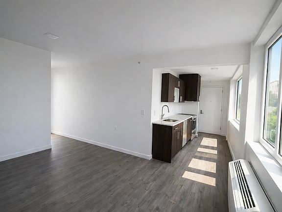 3rd image of 170 Marcy Ave #4A