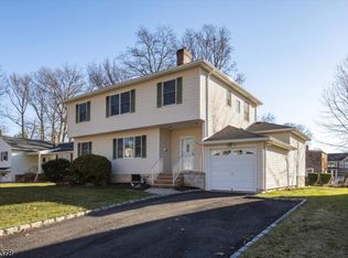 2092 Mapleview Ct, Scotch Plains, NJ 07076