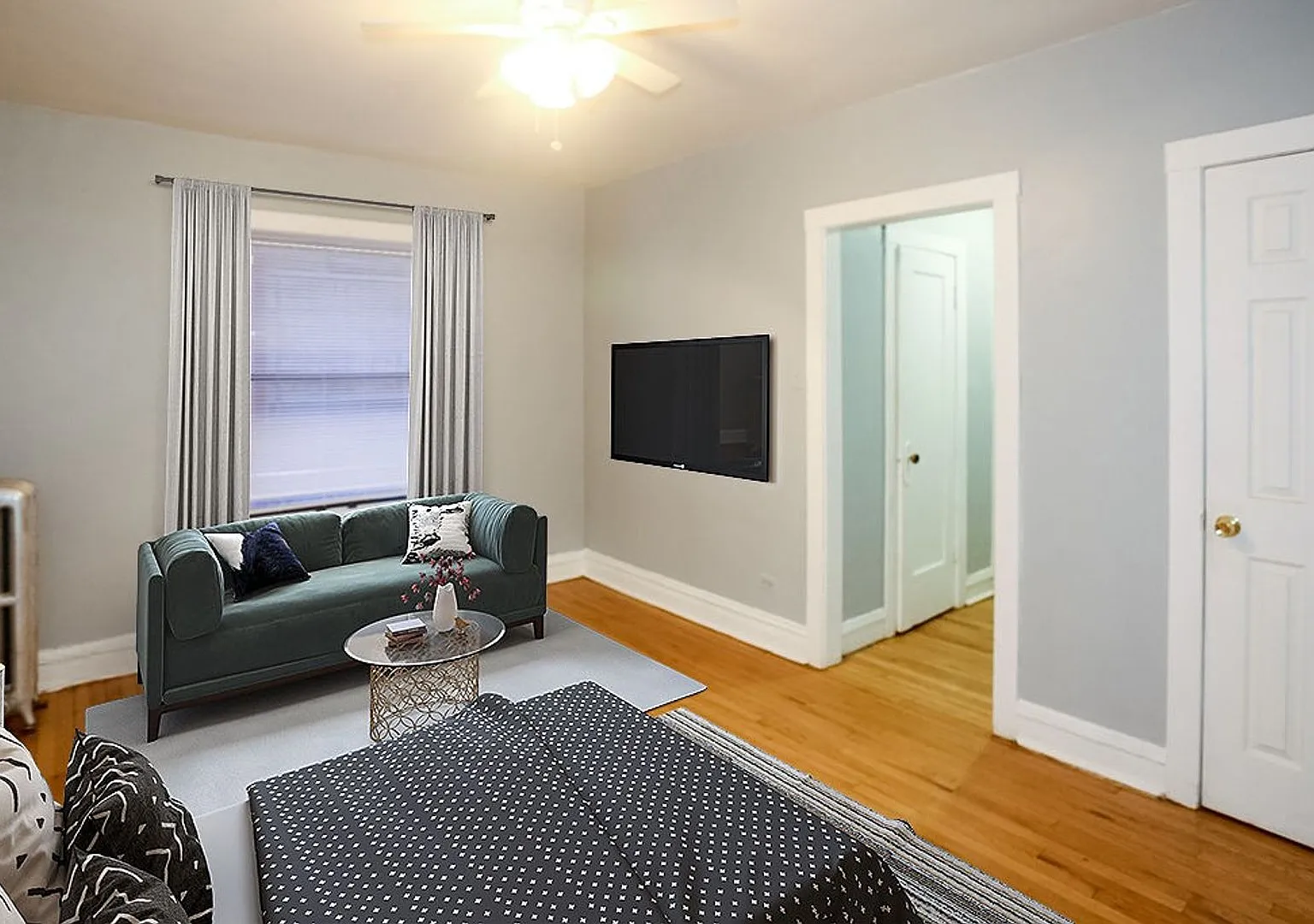 4600 Beacon — Photo 2