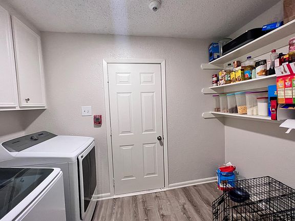 5th image of 3209 Louis Ave