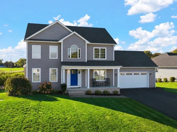 8 Lannister Ln, Seekonk, MA 02771