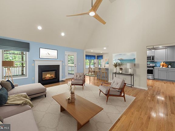 3rd image of 285 Sika Dr