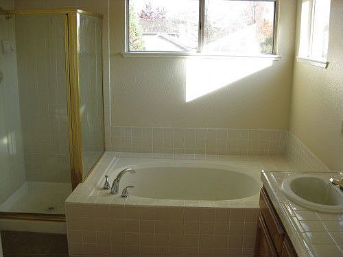 4th image of 1035 McRae Way