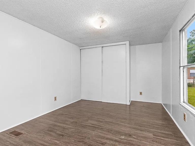 19339 Forest Lane Cir — Photo 14