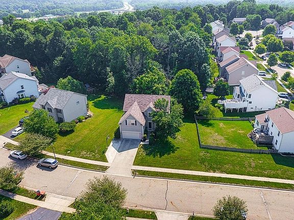 2nd image of 418 Highbanks Valley Ct