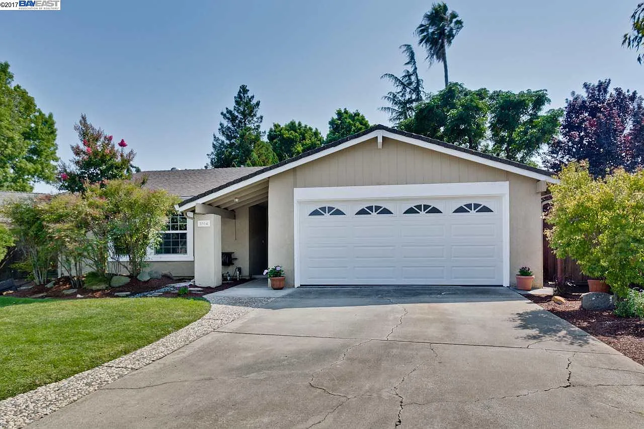 5914 Bellflower Dr photo 1