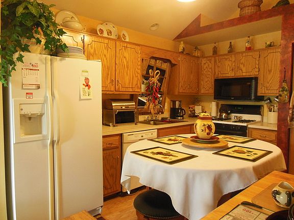 2nd image of 17436 Yakima Dr