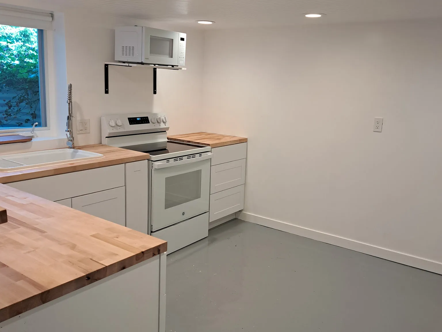 1 bed, 700 sqft, $1,900 — Photo 4