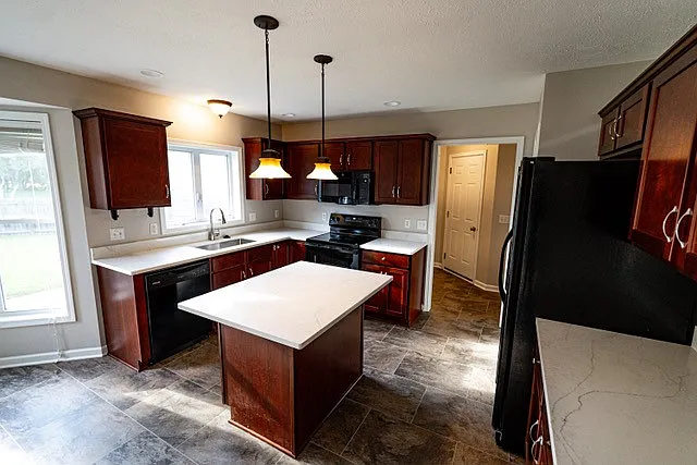 649 Kayloc Cir — Photo 8