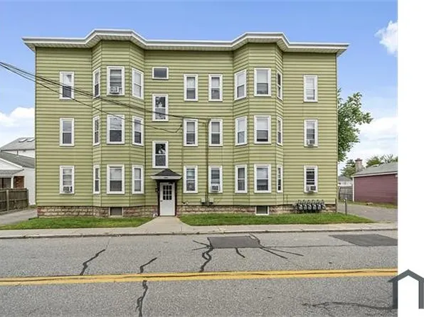 346 Britton St #2L, Chicopee, MA 01020