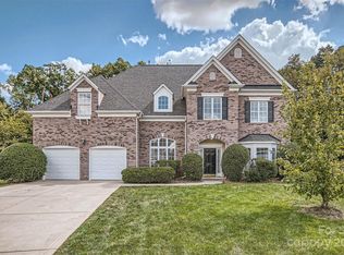 4613 Arborview Dr, Harrisburg, NC 28075