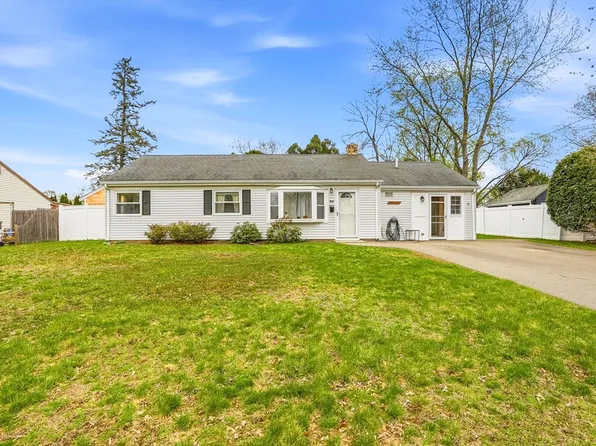 18 Brookfield Ter, Framingham, MA 01701