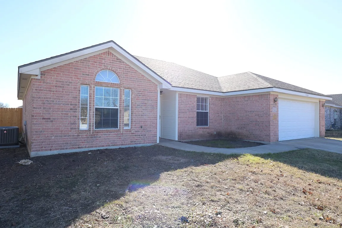 4 bed, 1575 sqft, $1,600 — Photo 1