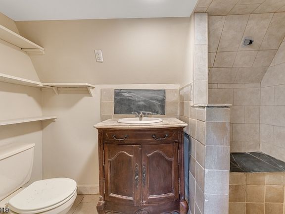5th image of 19 Columbus Cir