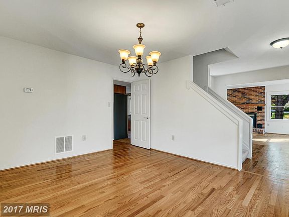 5th image of 7132 Buckingham Ct