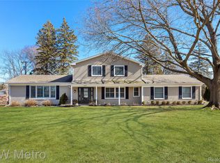 5897 Sutters Ln, Bloomfield Hills, MI 48301