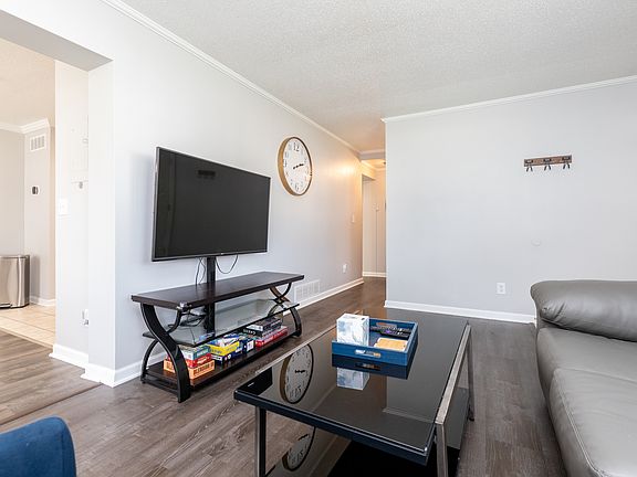 4th image of 1332 Hibbard Dr APT C