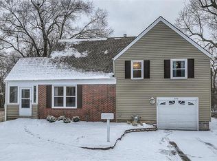 5748 Riggs St, Mission, KS 66202