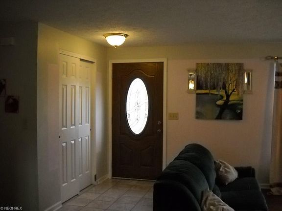 3rd image of 850 Tappan Cir