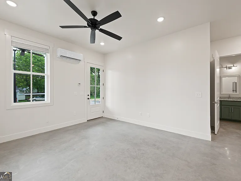 713A Jefferson St — Photo 6