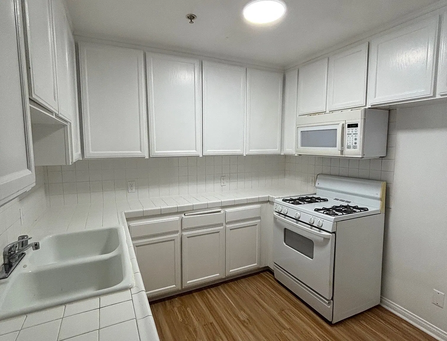 2 bed, 1.5 bath, $2,650 — Photo 2