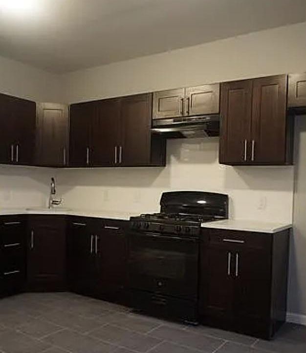 1st image of 37 Chelsea Ave #2