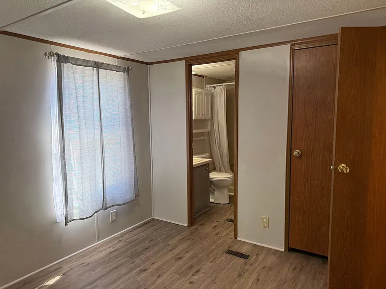 2471 Albany Dr — Photo 16