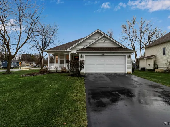 8 Sweethaven Ct, Amherst, NY 14228