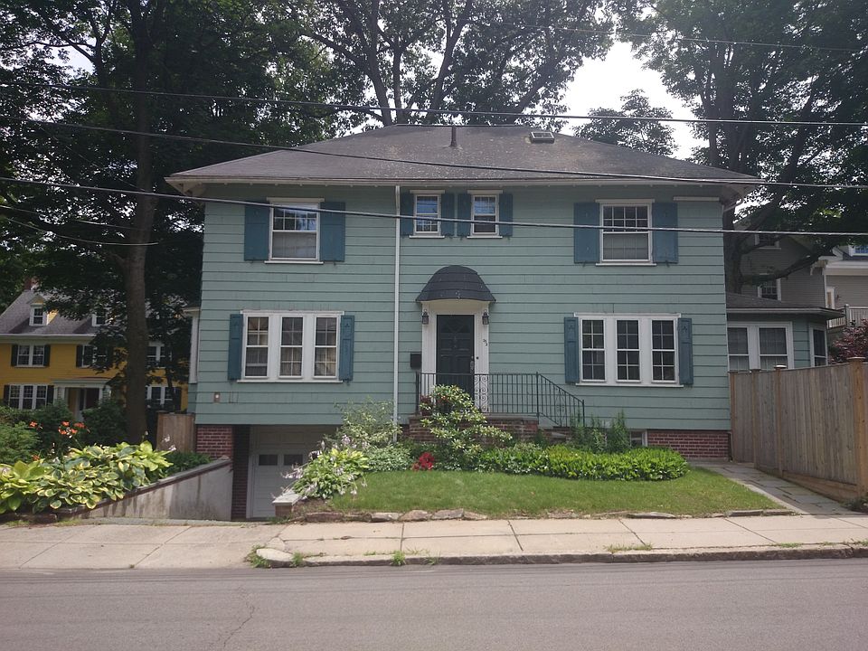 2nd image of 252 Pond St