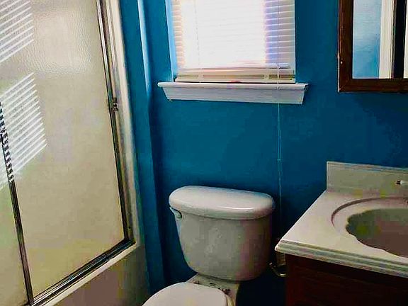 5th image of 5317 Grand Lake Cres