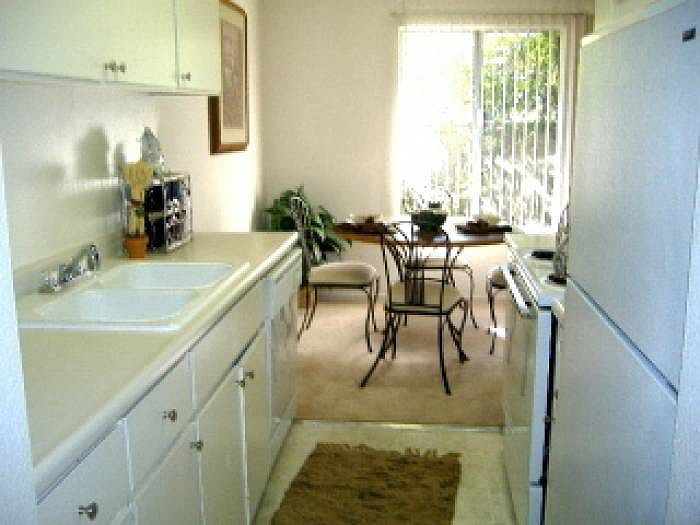 1st image of 1530 Fulton Ave APT 206
