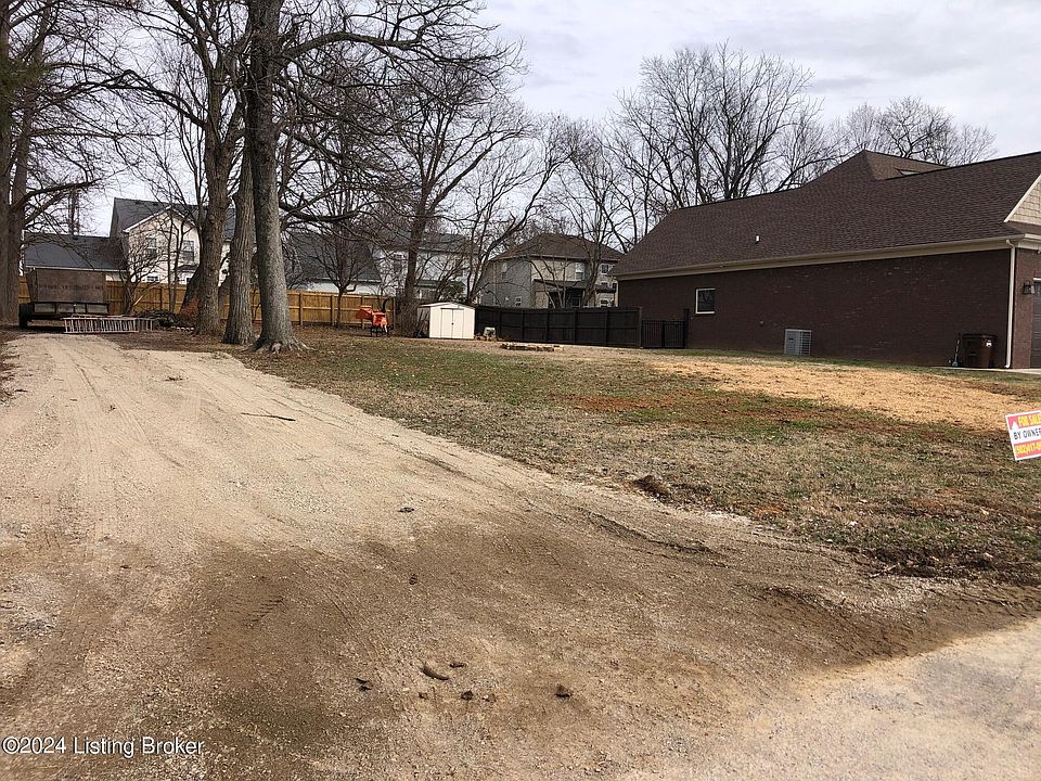 2nd image of 10505 Holly Berry Dr