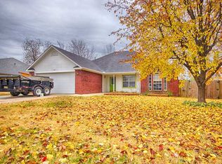 113 Cypress St, Centerton, AR 72719