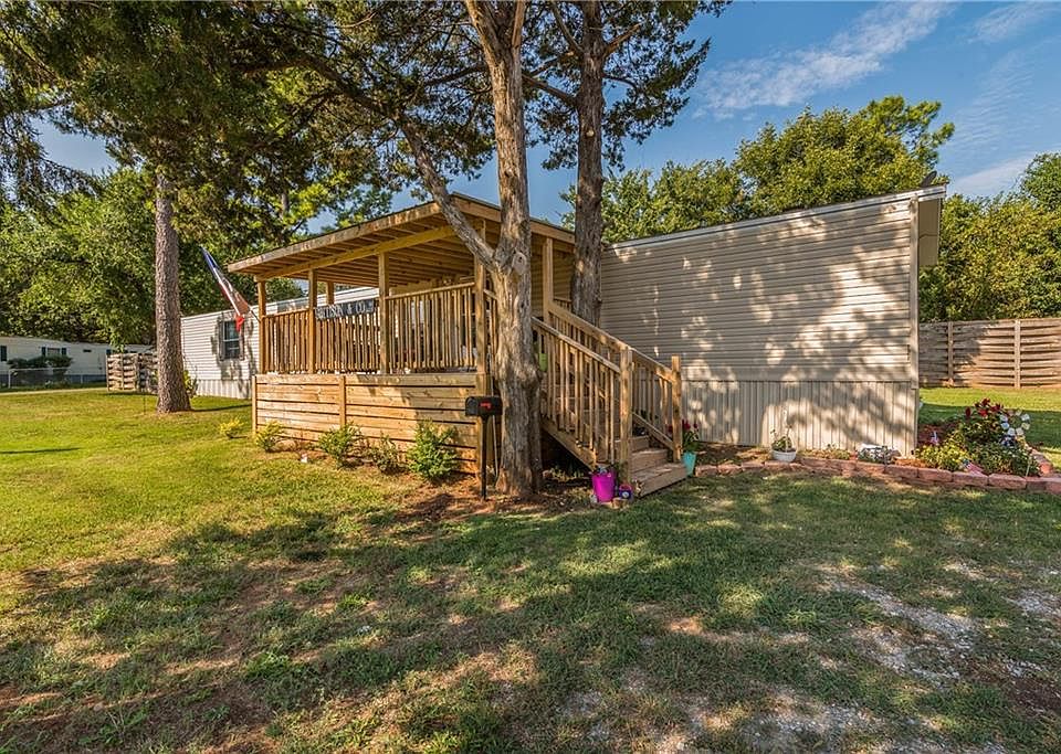 1st image of 255 Applecross Ln