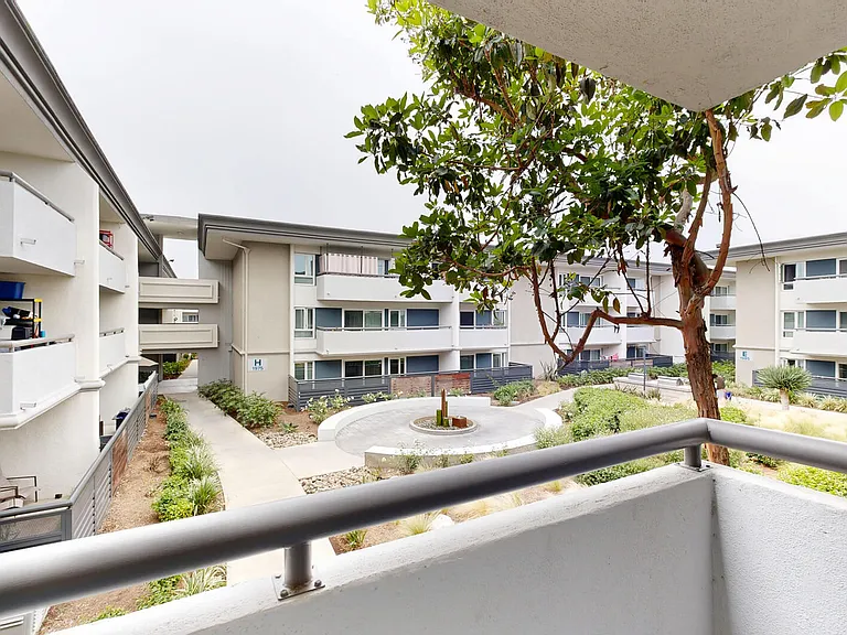 Eight 80 Newport Beach — Photo 88